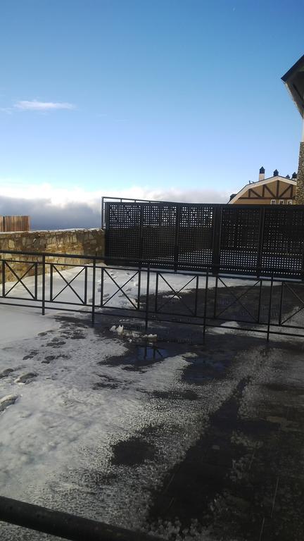 Apartamento Edificio Serraneu. Sierra Nevada. Granada 部屋 写真
