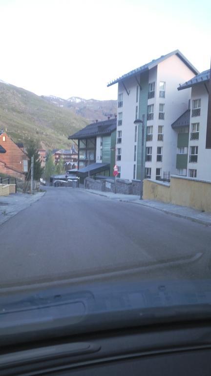 Apartamento Edificio Serraneu. Sierra Nevada. Granada エクステリア 写真